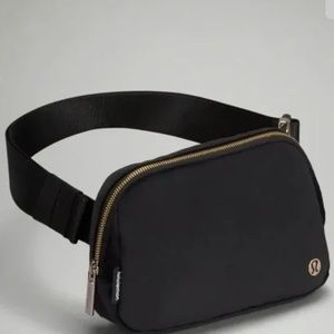 Lululemon Velour 1L Black/Gold Everywhere Belt Bag
